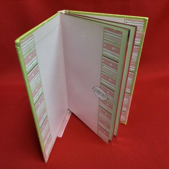 Becoming A Woman of Worth Prayer Book by Karen Moore 2007 - Picture 4 of 14